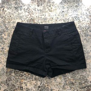 a.n.a. Black Twill Short
